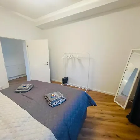 Modern * Gemuetlich * Nespresso * Terrasse * Netflix Apartman
